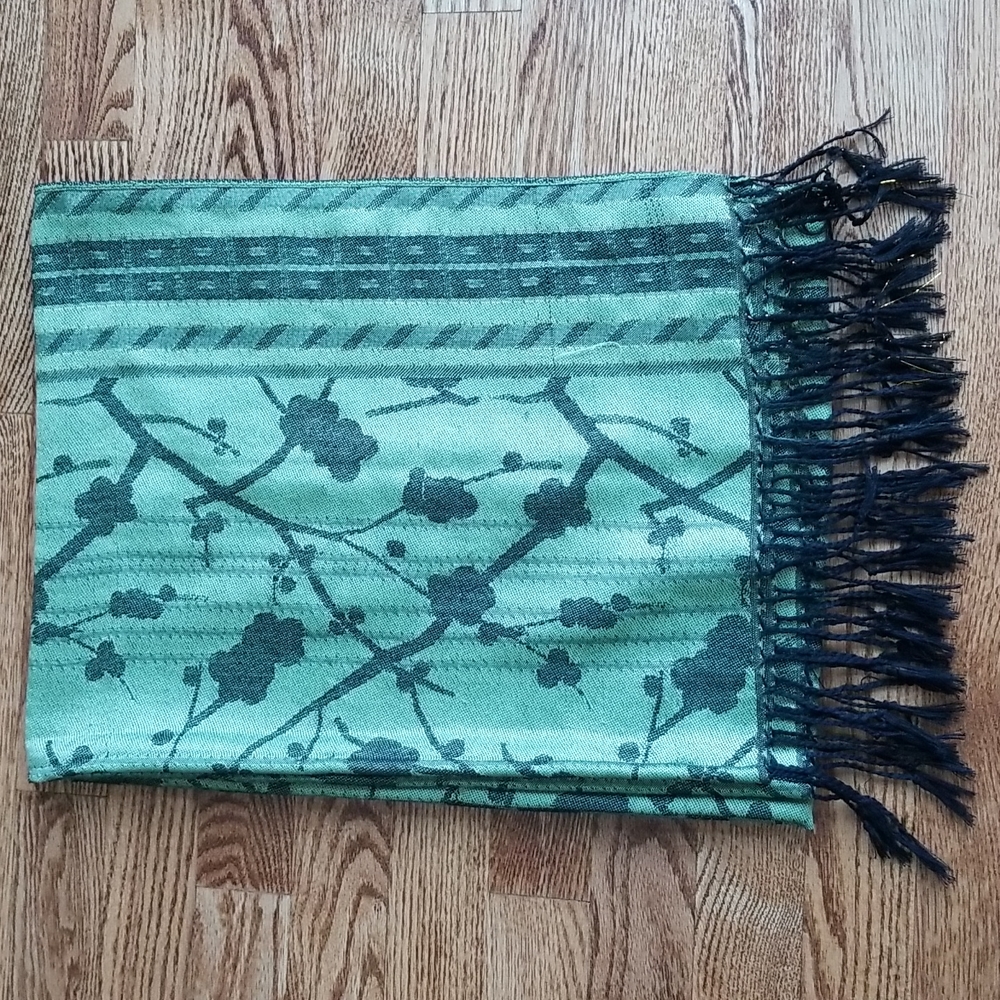 (OS) Long Tassel Accented Scarf Floral Print Lightweight Classic Size